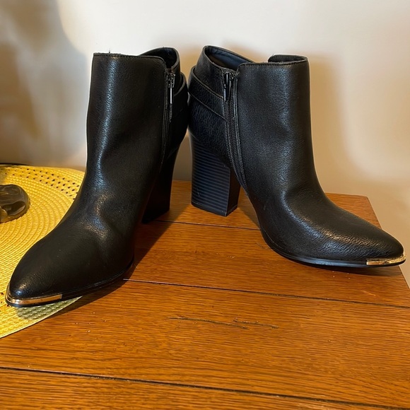 G by Guess booties, Size 10 - Picture 6 of 6